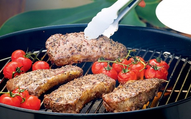 Pepper steak with tomatoes