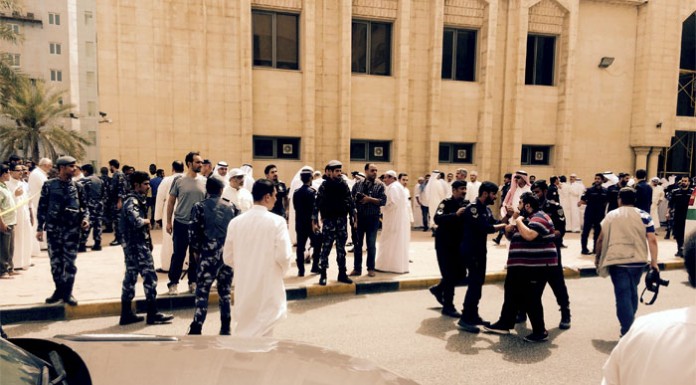 Kuwait detains suspects in mosque bombing