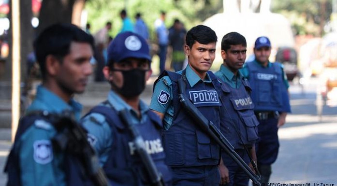 Deadly bomb blasts target Bangladeshi Shiites