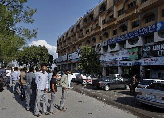7.5 earthquake strikes Afghanistan