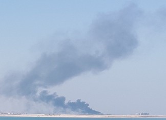 Battle blaze at construction site on Pearl-Qatar