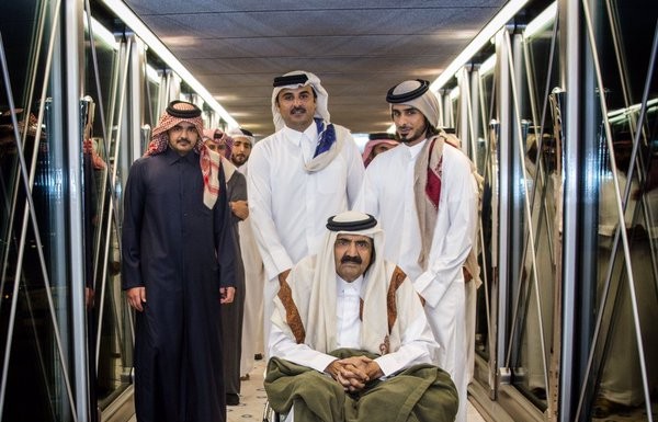 Father Emir returns to Qatar Father Emir returns to Qatar