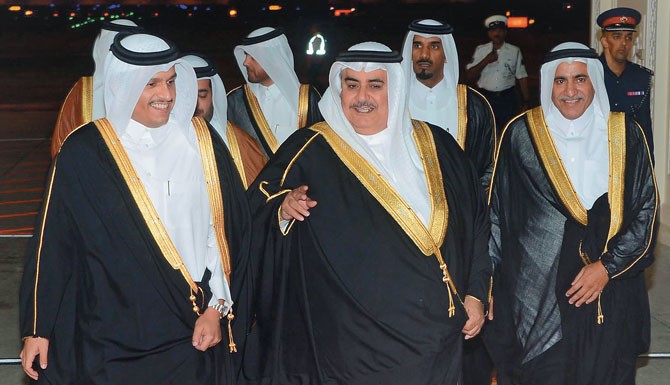 FM discusses bilateral ties with Bahraini leaders