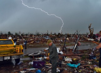 Tornado strikes Oklahoma
