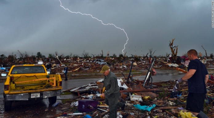 Tornado strikes Oklahoma