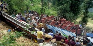 Bus carrying Indian artists crashes