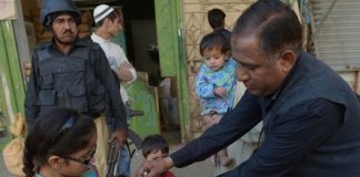 Gunmen kill seven police guarding polio team in Pakistan: officials