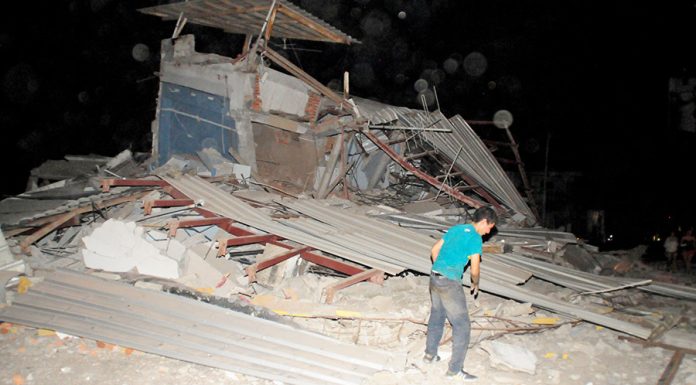 Powerful earthquake kills 77 in Ecuador