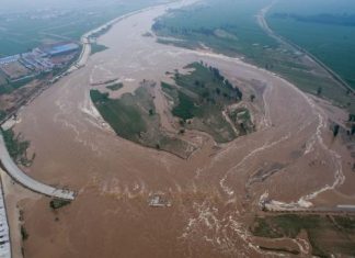 Heavy rain in China kills at least 87