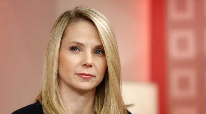 Yahoo and Verizon are due to announce $5 billion deal Yahoo and Verizon are due to announce $5 billion deal