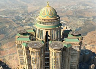 World's largest hotel to open in Mecca