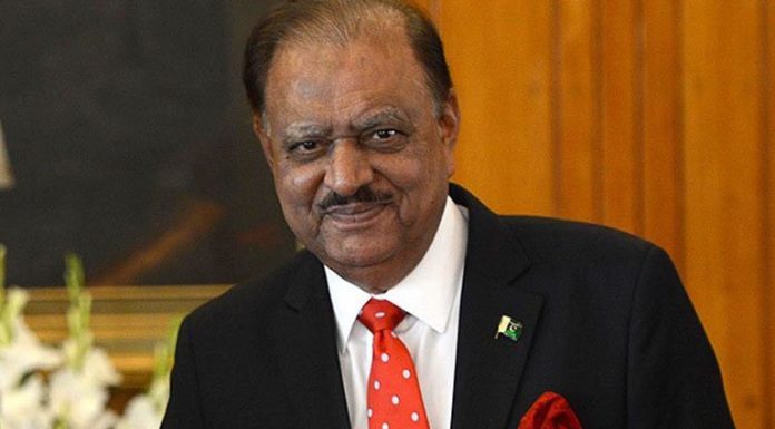 President of Pakistan arrives in Qatar
