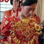 bride wears 5kg jewellry