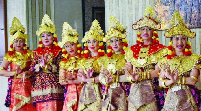 Cultural show marks sixth anniversary of PQ