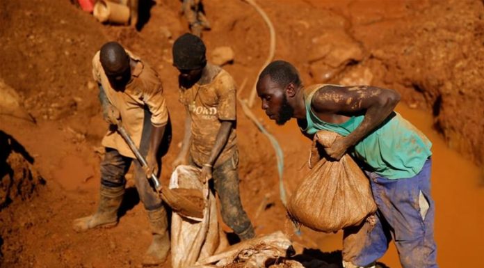 At least 20 people trapped in Zimbabwe mine collapse Operators were alerted after the miners failed to surface at the end of their shift.