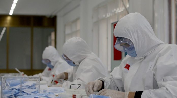Turkey pharmacies distribute 40 million masks to citizens for free