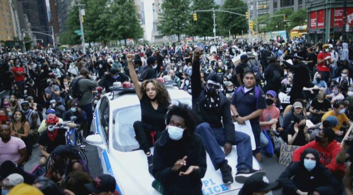 US: Protesters demand justice after police shooting of Black man
