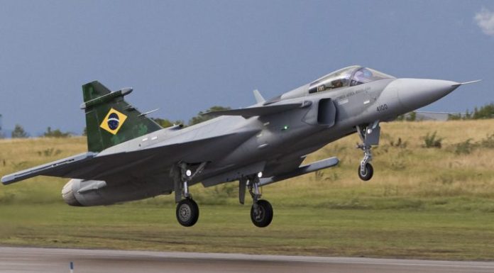 F-39 Gripen fighter flies for the first time with a Brazilian Air Force pilot