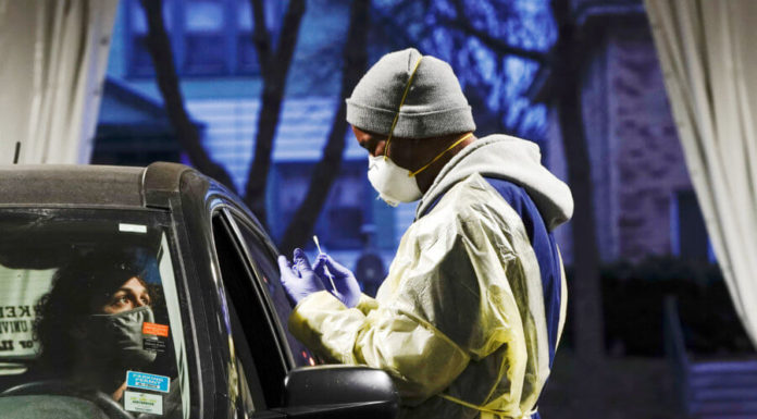 U.S. COVID-19 single-day deaths top 1,200 for first time since August