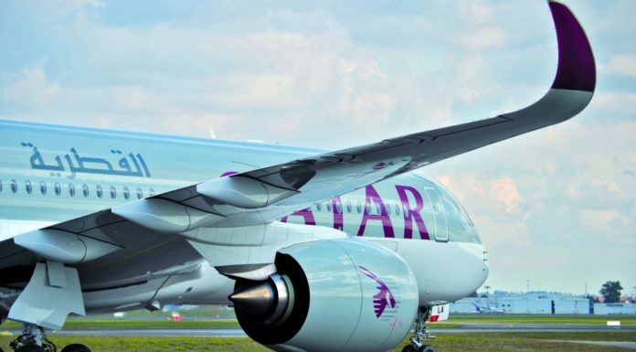 The Qatar Airways operates twice daily to Singapore