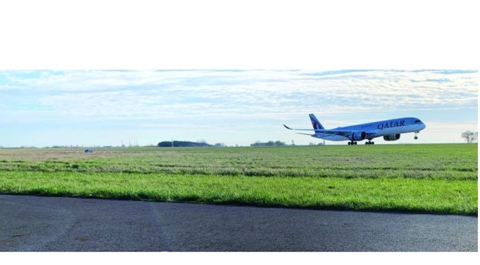 Qatar Airways opens the southern runway for Berlin Airport