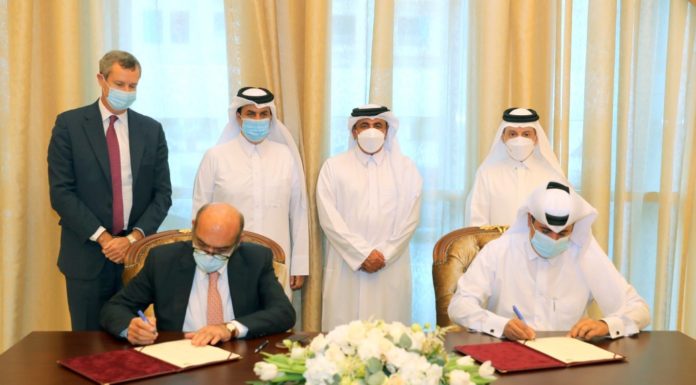 Signing a contract for the supply, installation and operation of a modern and advanced radar at Hamad International Airport