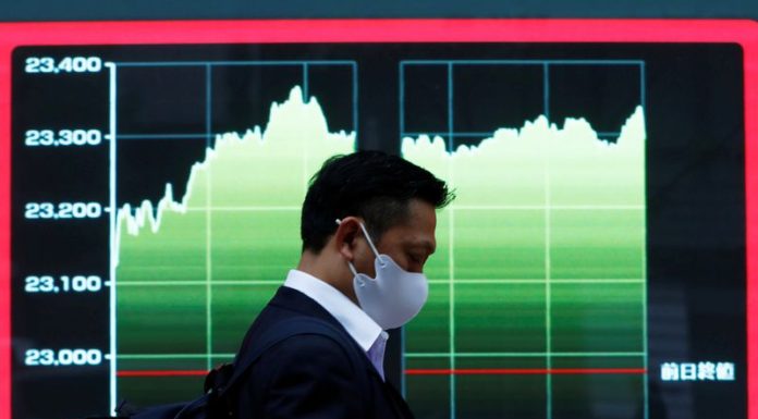 Asian shares hold firm, shrug off U.S. election jitters