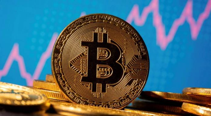 Bitcoin hits a new record, rallying to $19,857