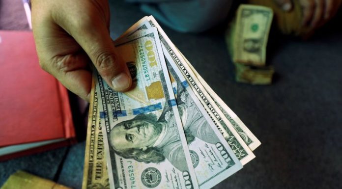 Dollar weakening expected to last into 2021 as risky bets remain