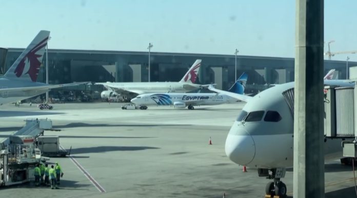 Video: The first plane takes off from Qatar to Cairo