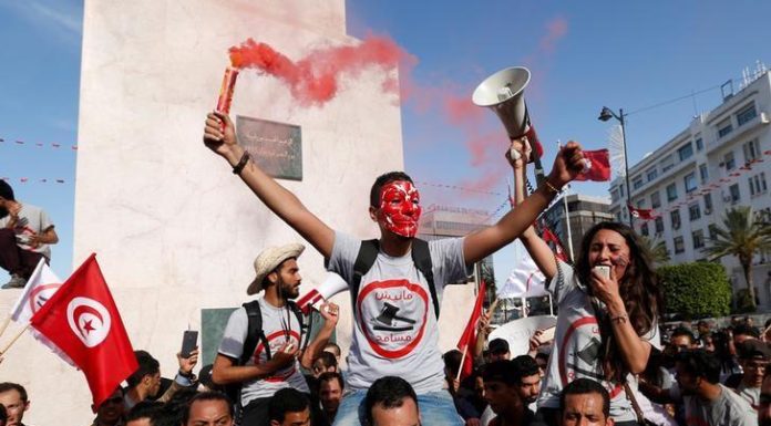 Hundreds protest corruption and police brutality in Tunisia