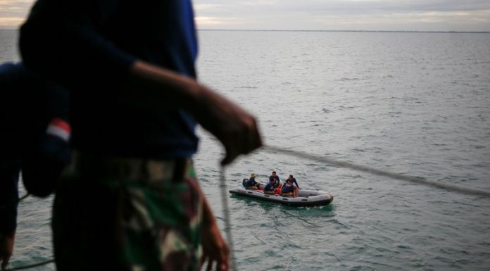 Indonesia uses unmanned undersea vehicle in hunt for air crash victims, ‘black boxes’