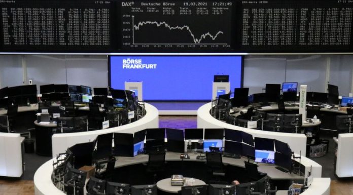 European shares edge higher as autos lead gains, Turkey-exposed banks fall