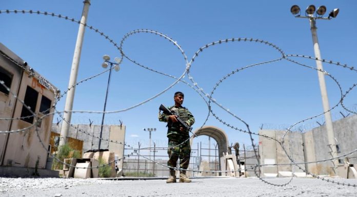 Security forces flee as as districts in northern Afghanistan fall to Taliban