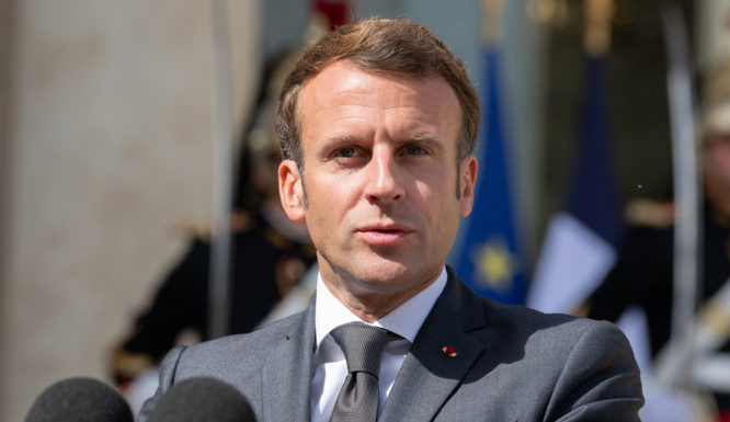 Mandatory vaccination, Covid-19 pass and access to PCR tests: the main points from Macron’s address