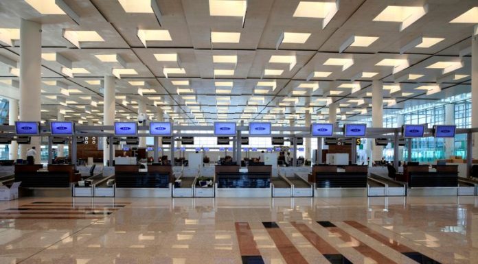 Pakistani authorities recommend banning air travel for unvaccinated