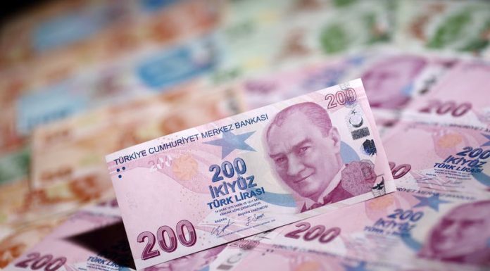 Turkey’s central bank, banks discuss rates after lira tumble