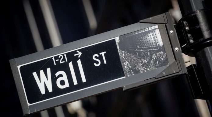 U.S. equity funds enjoy big inflows on easing Omicron worries