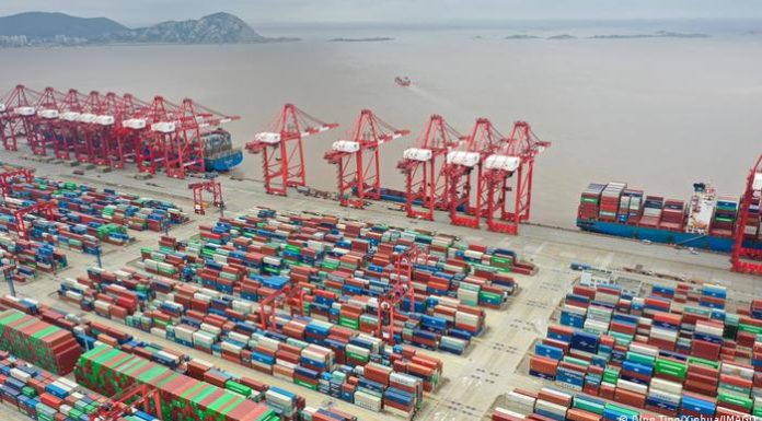 Shanghai COVID lockdown threatens new export delays