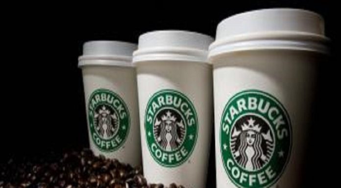 Starbucks Workers Urge Congress to Grill CEO Howard Schultz on Union-Busting