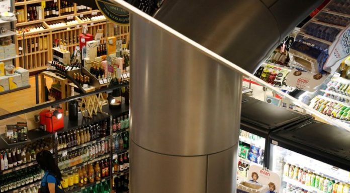 Singapore tightens monetary policy to fight inflation, growth slows in Q1