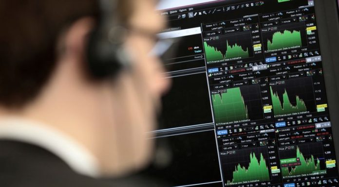 European stocks decline, yen falls to 20-year low as U.S. hikes loom