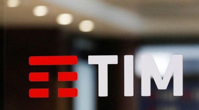 Italy govt officials to discuss plans for Telecom Italia on Tuesday