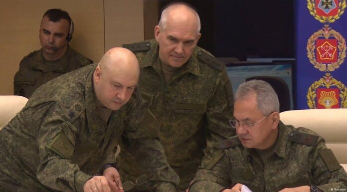 Russia orders troops fall back from Kherson city
