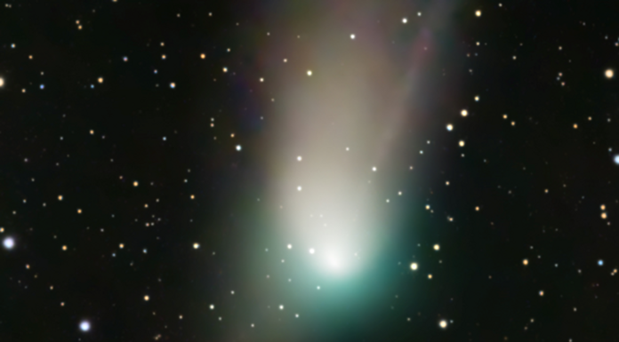 Once-in-a-lifetime green comet approaching closest point to Earth