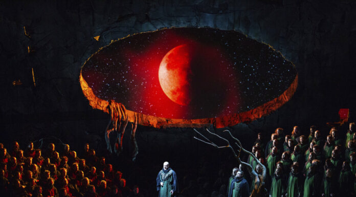 Met Opera scraps set from Russia, builds own for `Lohengrin’