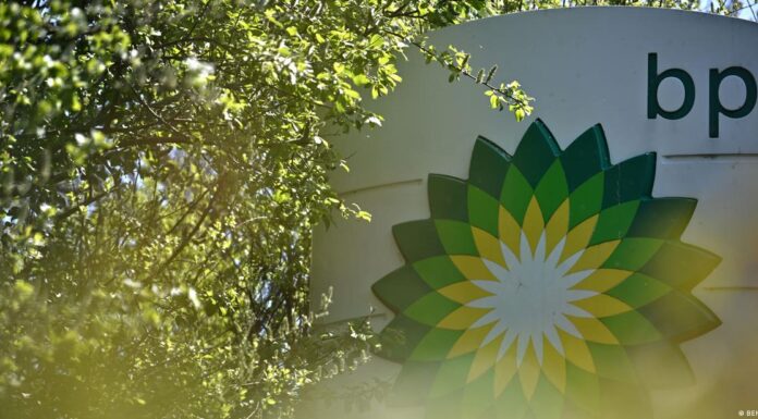 Shell, BP boost profit, sink investment in renewable energy