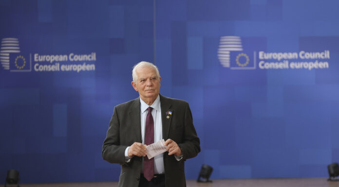 EU rolls out anniversary anti-Russian sanctions package