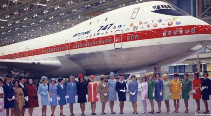 Jumbo jet era ends as Boeing delivers last 747 plane