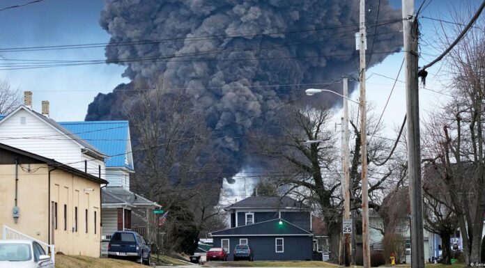 US demands company pay full cost of toxic derailment in Ohio